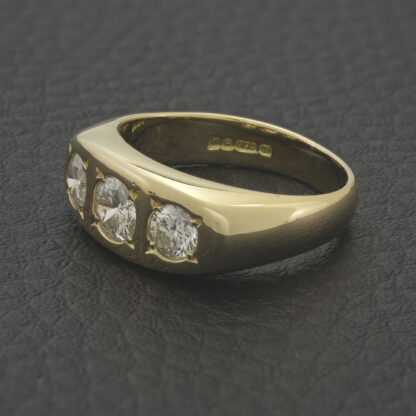 18ct Yellow Gold 1.1ct Diamond 3 Stone Gypsy Ring - Image 3