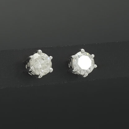 18ct White Gold 1.00ct Diamond Solitaire Stud Earrings - Image 3