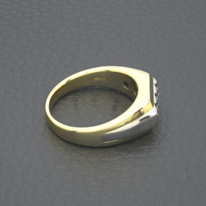 18ct Yellow Gold 0.20ct Diamond 3 Stone Signet Ring - Image 2