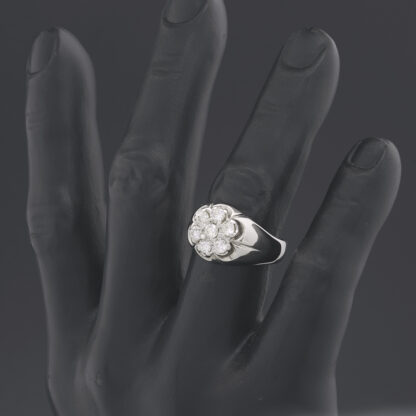 14ct White Gold 0.75ct Diamond Cluster Ring - Image 4