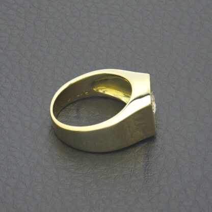 18ct Yellow Gold 0.45ct Diamond Star Set Signet Ring - Image 2