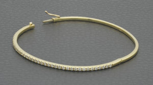 18ct Yellow Gold 0.60ct Diamond Bangle