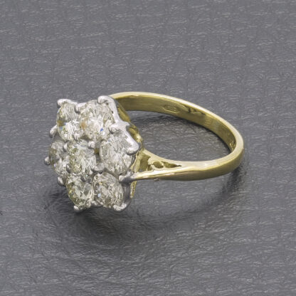 18ct Yellow Gold 1.85ct Diamond Cluster Ring - Image 2