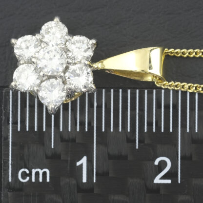 18ct Yellow Gold 0.90ct Diamond Cluster Necklace 20" - Image 2