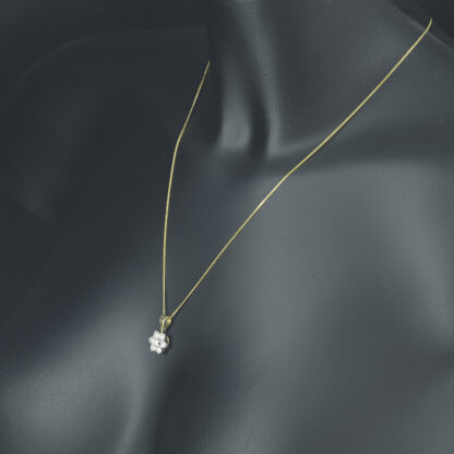 18ct Yellow Gold 0.90ct Diamond Cluster Necklace 20" - Image 3