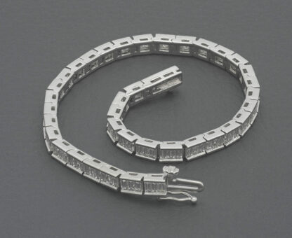 18ct White Gold 5.32ct Diamond Bracelet 7.5" 2mm - Image 2