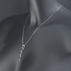 18ct White Gold 0.90ct Diamond Dropper Necklace 18&#8243;