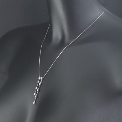 18ct White Gold 0.90ct Diamond Dropper Necklace 18" - Image 2