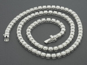 18ct White Gold 10.75ct Diamond Tennis Necklace