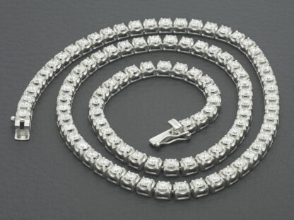 18ct White Gold 10.75ct Diamond Tennis Necklace - Image 4