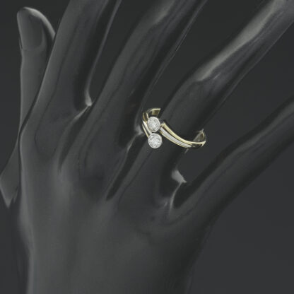 18ct Yellow Gold 0.34ct Diamond 2 Stone Ring - Image 2