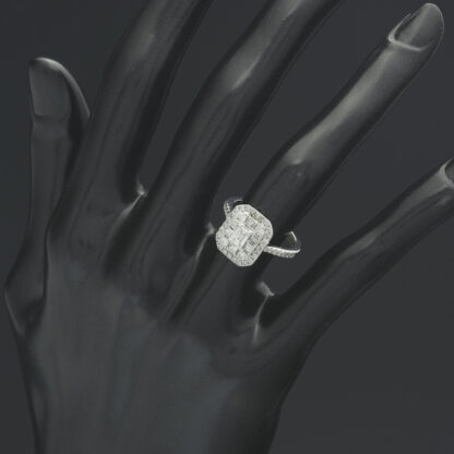 Platinum 1.00ct Diamond Cluster Ring - Image 3