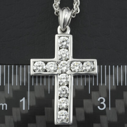 18ct White Gold 1.10ct Diamond Cross Necklace 18" - Image 3