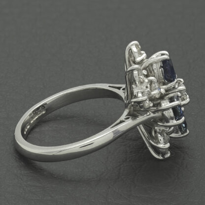 18ct White Gold 0.63ct Diamond & 1.48ct Sapphire Ring - Image 3