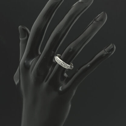 18ct White Gold 0.84ct Diamond Channel Eternity Ring - Image 2