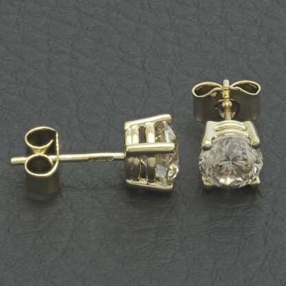 18ct Yellow Gold 2.18ct Diamond Stud Earrings - Image 2