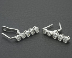 18ct White Gold 1.00ct Diamond Drop Earrings