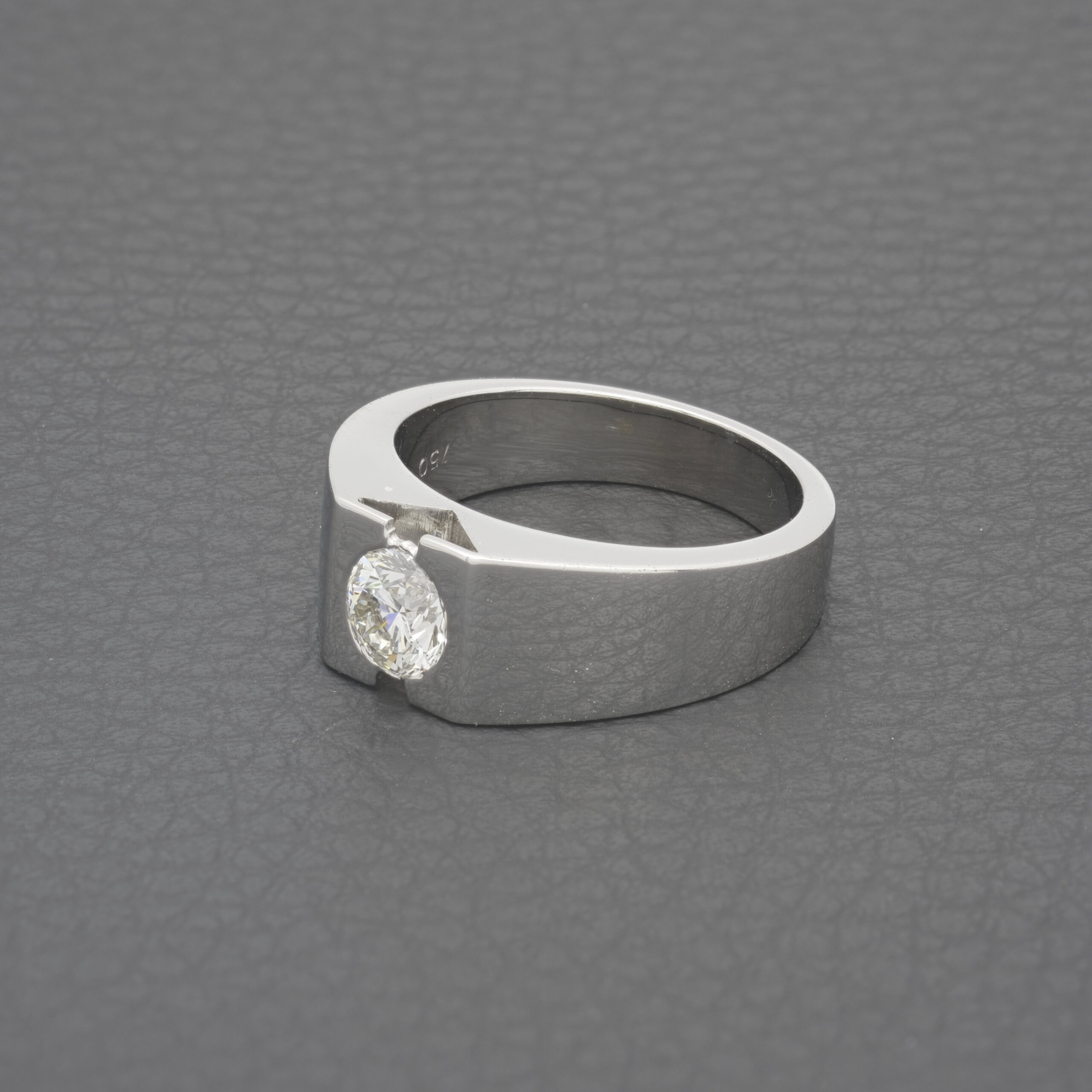 18ct White Gold 1.00ct Diamond Signet Ring - Image 4