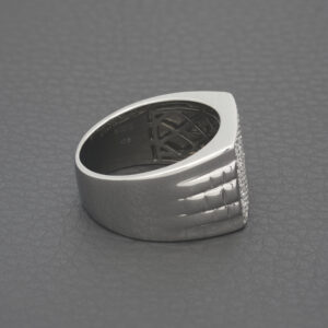 18ct White Gold 0.94ct Diamond Signet Ring