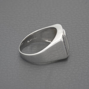 18ct White Gold 0.60ct Diamond &#038; Sapphire Signet Ring