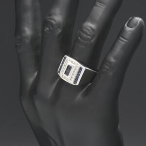 18ct White Gold 0.60ct Diamond &#038; Sapphire Signet Ring