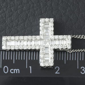 18ct White Gold 1.38ct Diamond Cross Necklace 18&#8221;