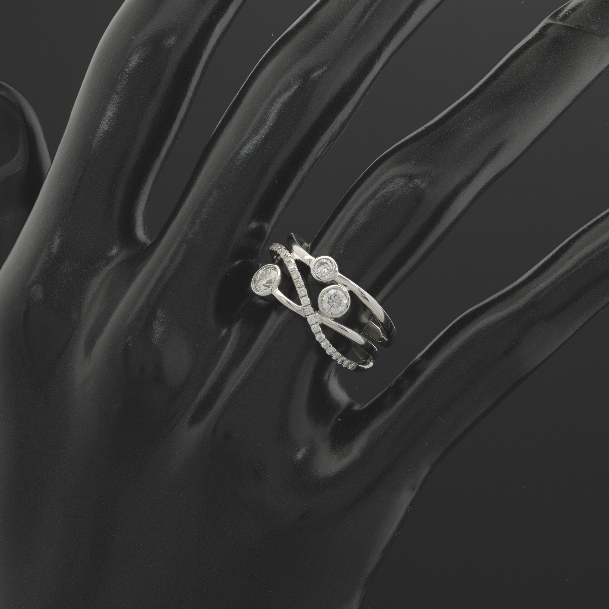 18ct White Gold 0.70ct Diamond Raindance Ring - Image 2