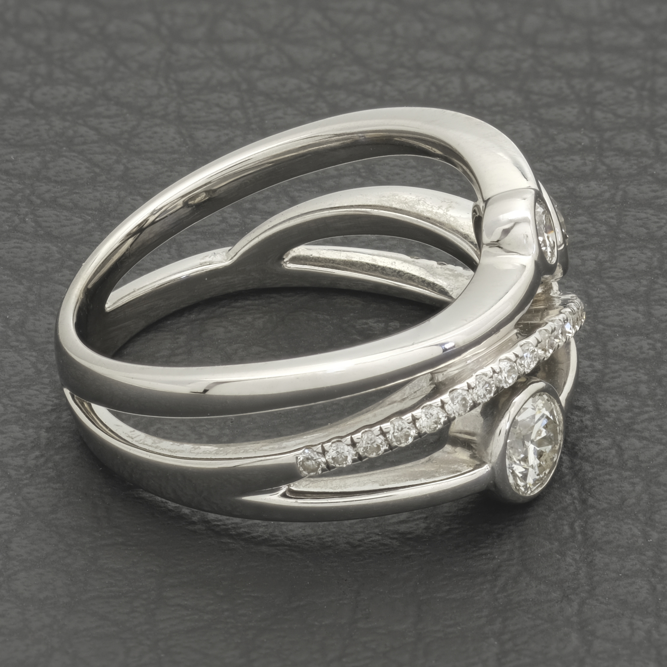 18ct White Gold 0.70ct Diamond Raindance Ring - Image 3