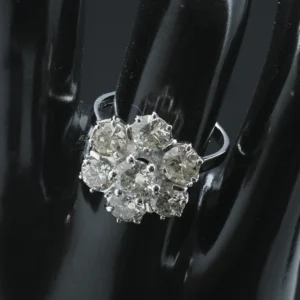18ct White Gold 2.76ct Diamond Daisy Cluster Ring