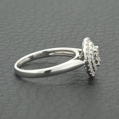 9ct White Gold 0.25ct Diamond Oval Cluster Ring - Image 3