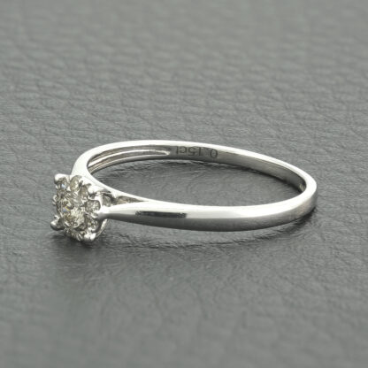 9ct White Gold 0.15ct Diamond Cluster Ring - Image 4