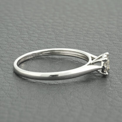 9ct White Gold 0.15ct Diamond Cluster Ring - Image 3