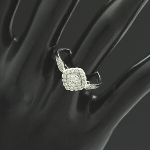 9ct White Gold 0.20ct Diamond Cluster Ring