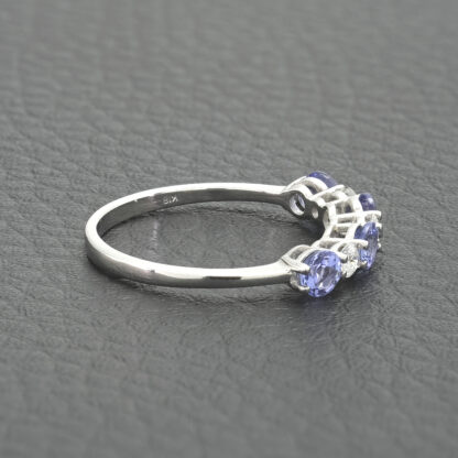 18ct White Gold 0.60ct Tanzanite 0.20ct Diamond Ring - Image 4