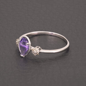 18ct White Gold Amethyst And Diamond Ring