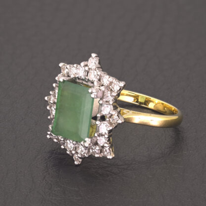 18ct Yellow And White Emerald And Diamond Ring - Image 3