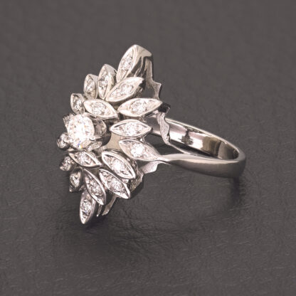 14ct White Gold Fancy Petal 0.40ct Diamond Cluster Ring - Image 3