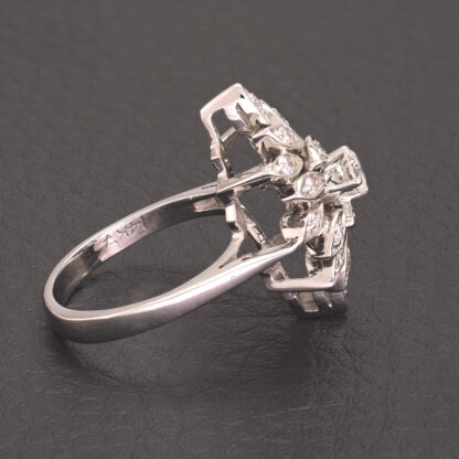 14ct White Gold Fancy Petal 0.40ct Diamond Cluster Ring - Image 4