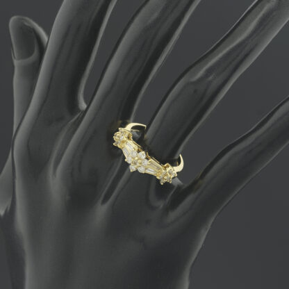 18ct Yellow Gold 0.50ct Diamond Triple Daisy Ring - Image 4