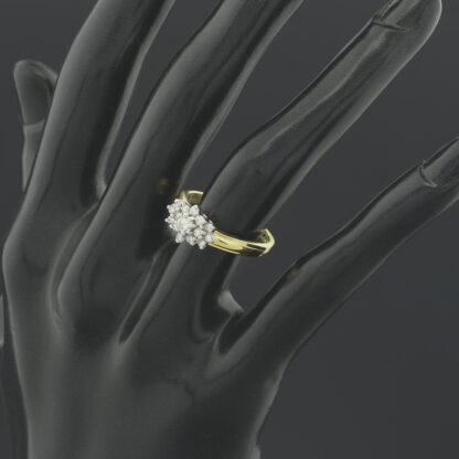 18ct Yellow Gold 0.31ct Diamond Cluster Ring - Image 4