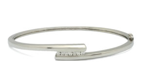 9ct White Gold 0.14ct Diamond 7 Stone Bangle