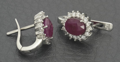 18ct White Gold 0.16ct Diamond And Ruby Cluster Earrings - Image 4