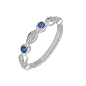 18ct White Gold 0.20ct Diamond &#038; 0.25ct Sapphire Ring