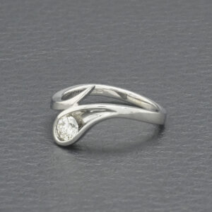 18ct White Gold 0.28ct Diamond Fancy Ring