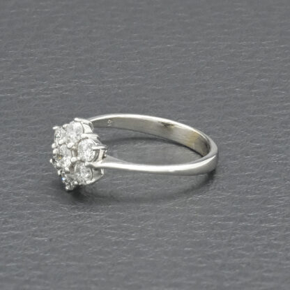 18ct White Gold 0.75ct Diamond Daisy Cluster Ring - Image 4