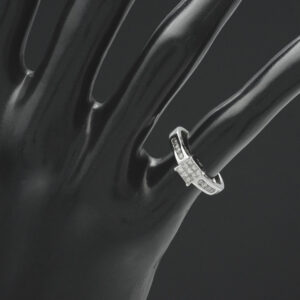 18ct White Gold Princess Cut Cluster 0.33ct Diamond Ring