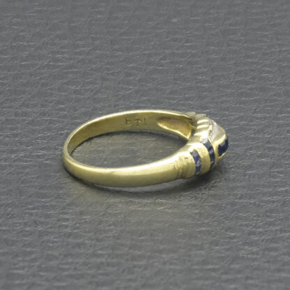 18ct Yellow Gold Diamond And Sapphire Vintage Ring - Image 3