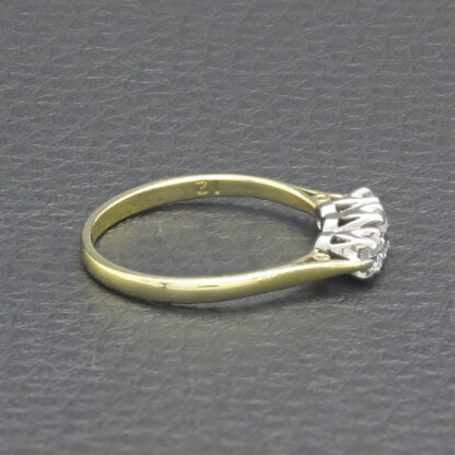 18ct Yellow Gold 0.50ct Diamond 3 Stone Ring - Image 3