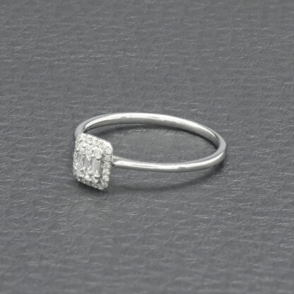 18ct White Gold 0.50ct Diamond Cluster Ring - Image 4