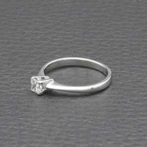 18ct White Gold 0.30ct Diamond Solitaire Ring